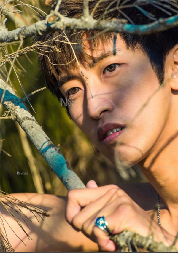 Whoseman-4-明星教練男丁格爾-芬達-全裸非全見寫真書